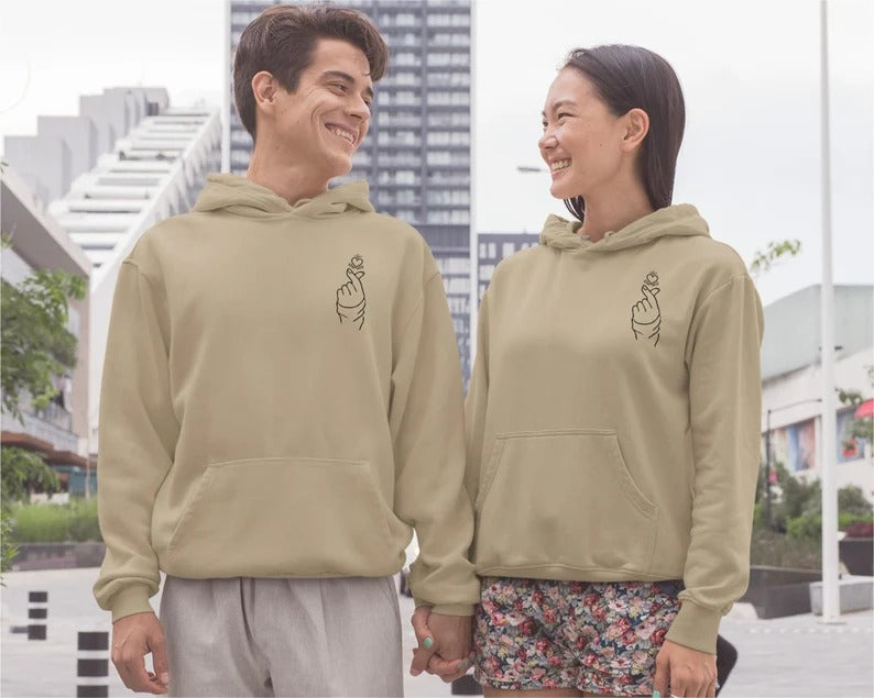 K-Pop Finger Heart Hoodie, Couple Valentine Matching Hooded Sweatshirts, Korean Finger Heart Jumper, Comfy Unisex Sizes Pullover Hoody Gift