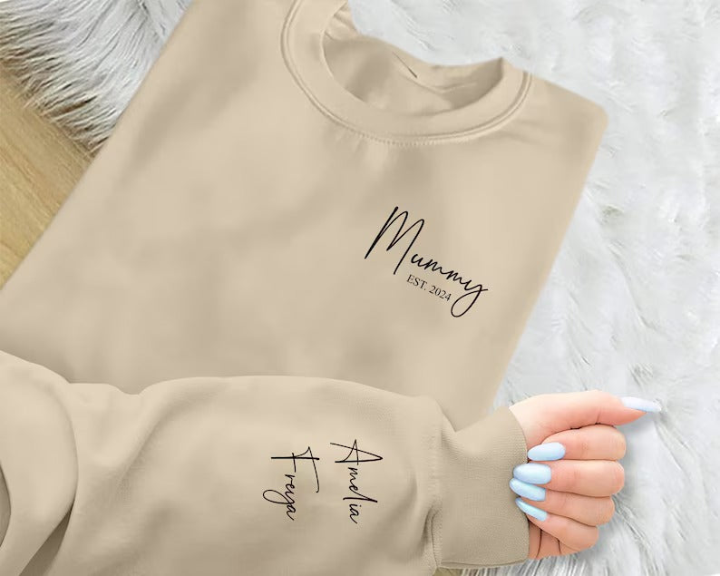 Personalised Hoodies for Mom Dad, Custom Mama Sweatshirt, Kids Name Printed On Sleeve Heart Hooded Jumper, Unisex Comfy XS-4XL Sizes Outfits