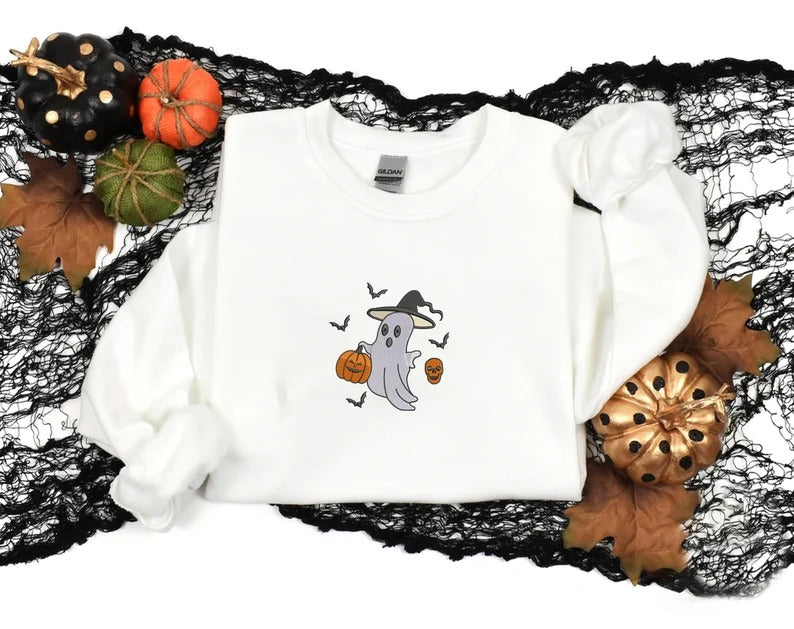 Ghost Pumpkin Sweatshirt, Embroidered Halloween Cute Ghost Crewneck Jumper, Spooky Season Fall Jumpers, Gothic Sweatshirts, Halloween Outfit